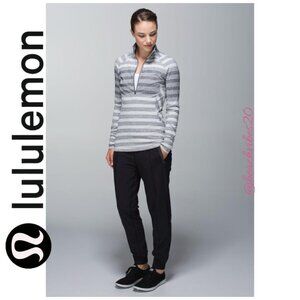 LULULEMON ATHLETICA Race Your Pace 1/2 Zip 10 EUC LL-222